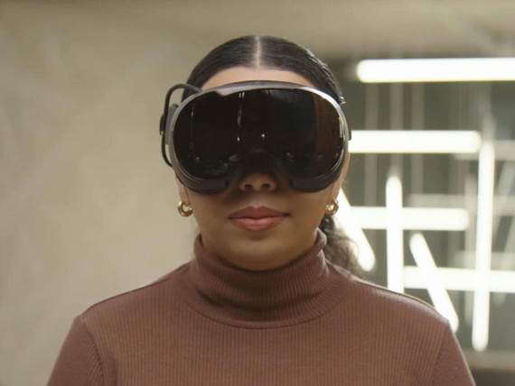 Steam Frame na glavi