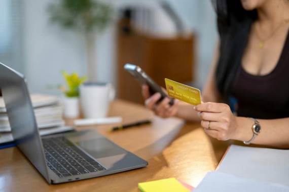 Provera onlajn naloga za šoping