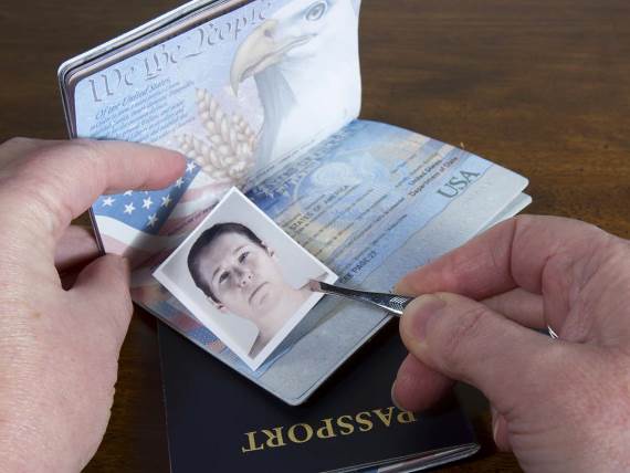 Falsifikovanje pasoša