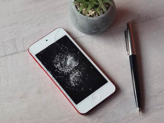 Stari iPhone polomljen ekran