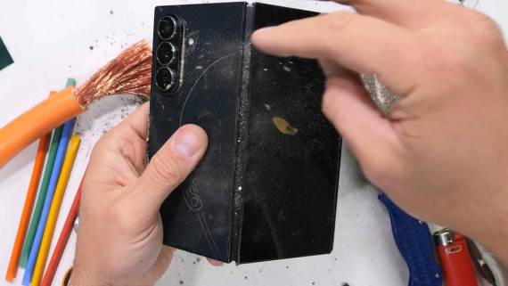 TriFold sitne čestice