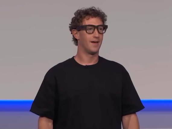 Cukerberg nosi Meta Ray-Ban Display naočare