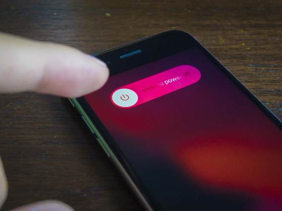 Restartovanje iPhone telefona