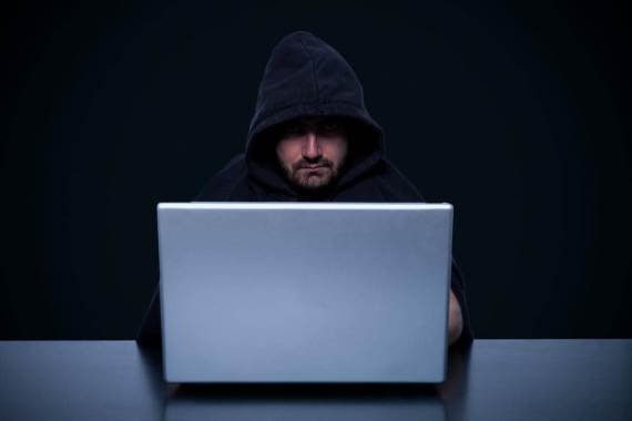 Zlostavljač prati lokaciju ilustracija