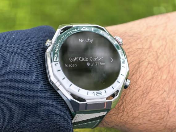 Huawei Watch Ultimate 2 Green Edition teren za golf u blizini