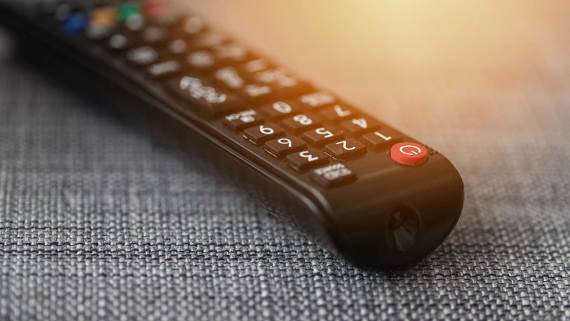 Power dugme na daljinskom za TV