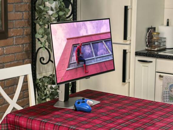 Samsung Odyssey G8 OLED igra