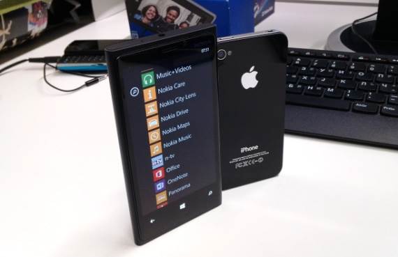 Nokia Lumia 920 i iPhone 4S.