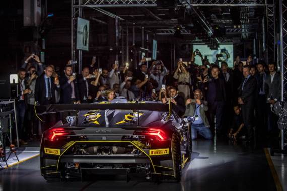 Provozajte novi Lamborghini Huracan 