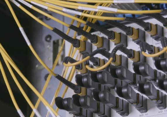 Internet kabl ide ispod Severnog pola: Prvi put u istoriji spušta se na 4.000 metara dubine