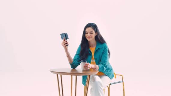 LG Wing pametni telefon