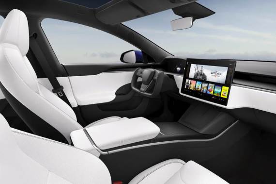 Unutrašnjost Tesla Model S Plaid - 8.jpg