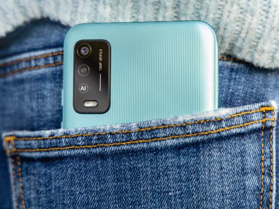 4 stvari o kojima proizvođači telefona lažu, zvučnici, ekran, kamere i performanse