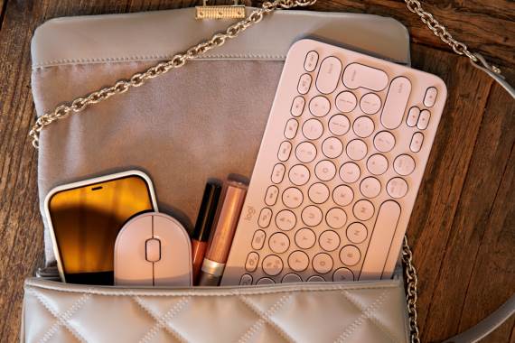 Logitech bežična tastatura i miš