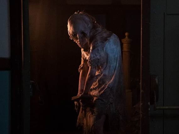 RESIDENT EVIL WELCOME TO RACCOON CITY 3