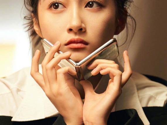 Huawei P50 Pocket 3.jpg