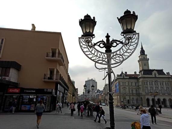 novi-sad-ukrasi-novogodis-nja-dekoracija