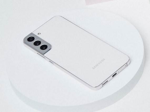 Samsung Galaxy S22 i Galaxy S22+ (12).jpg