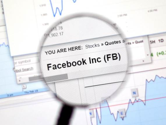 Uveličano ime Facebook Inc ispred grafikona deonica
