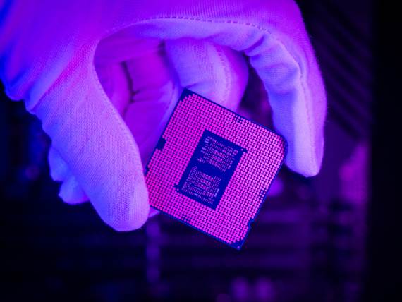 Procesor u ruci