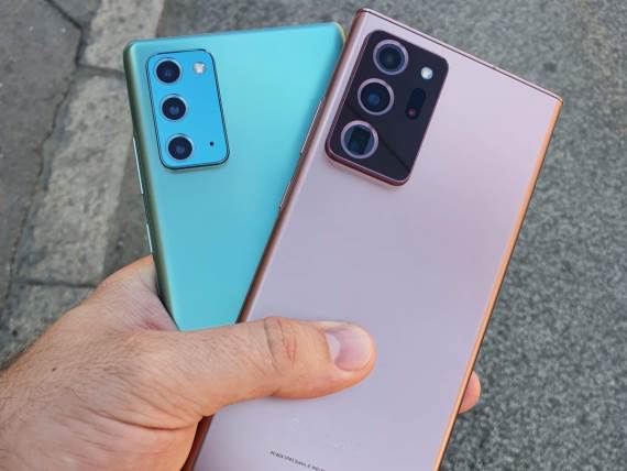 Samsung S21 Plus i S21 Ultra u ruci