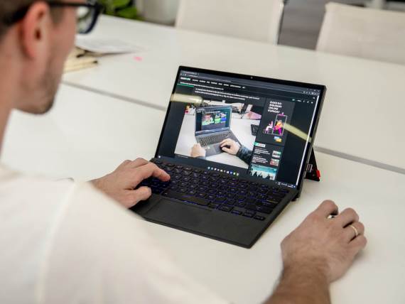 ASUS ROG Flow Z13 (15).jpg