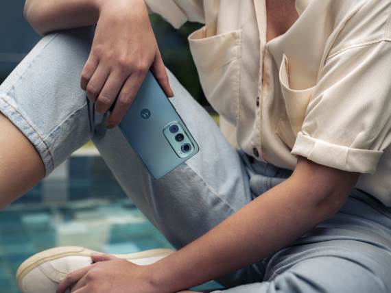 MOTOROLA EDGE 30 (4).png