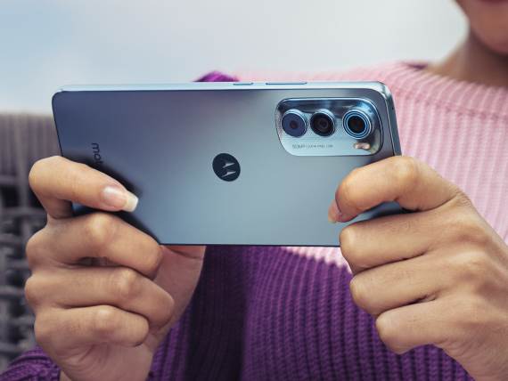 MOTOROLA EDGE 30 (11-1).png