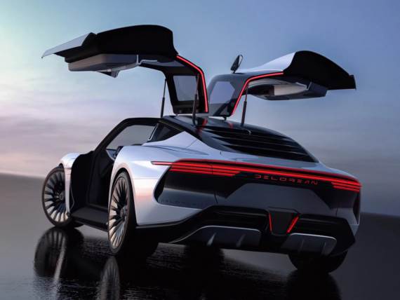 DeLorean Alpha 5 električni automobil sa otvorenim vratima