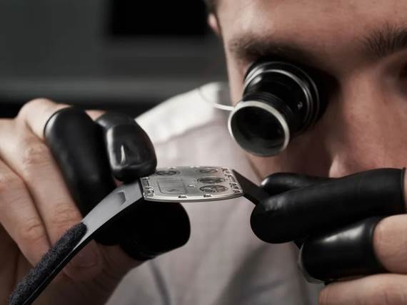 RM UP-01 Ferrari najtanji mehanički sat na svetu