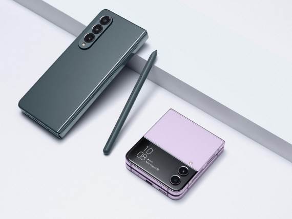 Samsung Galaxy Z Fold4 and Z Flip4