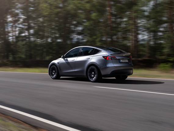 Tesla treći opoziv vozila u novembru zadnja svetla