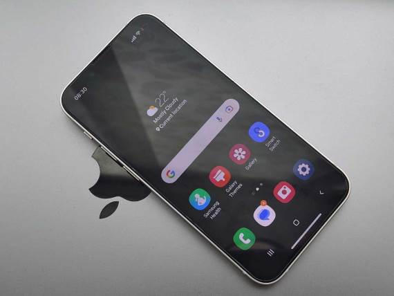 Try Galaxy aplikacija funkcije Galaxy S23 telefona na iPhone