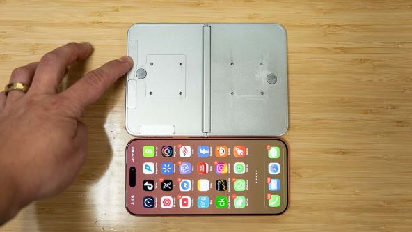 iPhone 18 Ultra maketa u poređenju za 17 Pro Max