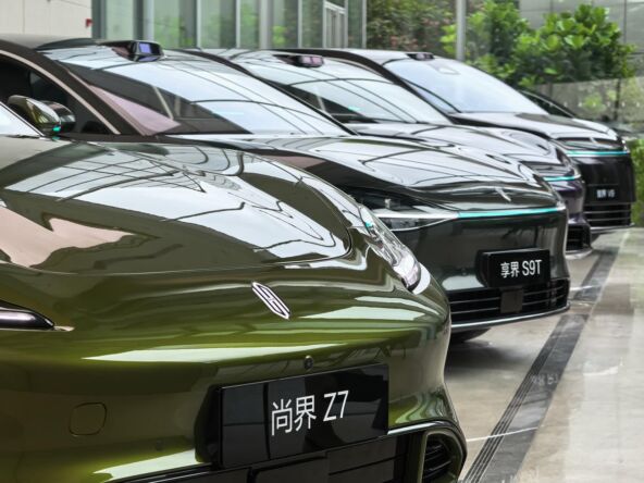 SAIC i Huawei automobili