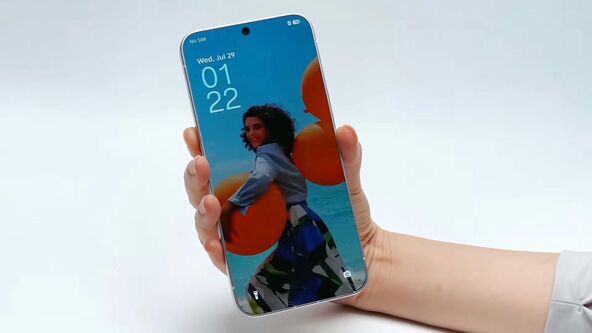 Tecno telefon bez okvira ekrana