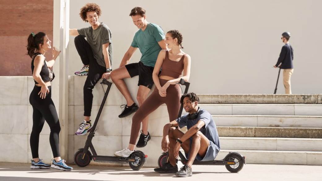 mi 11 lite mi 11 ultra smart band 6 amg petronas f1 skuter pro 2