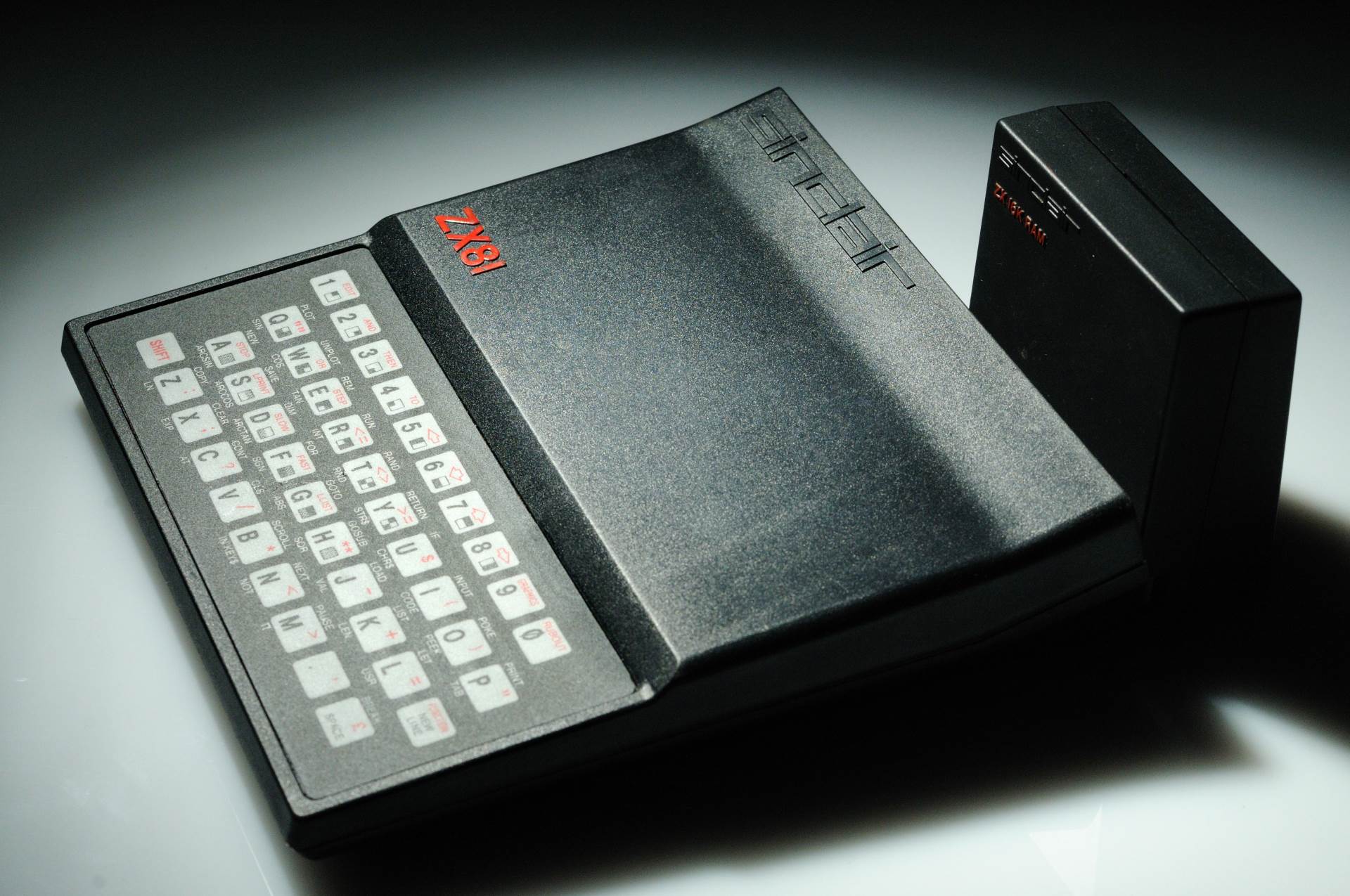 pc istorijat vremeplov sinclair zx81 slike video kompjuteri racunari