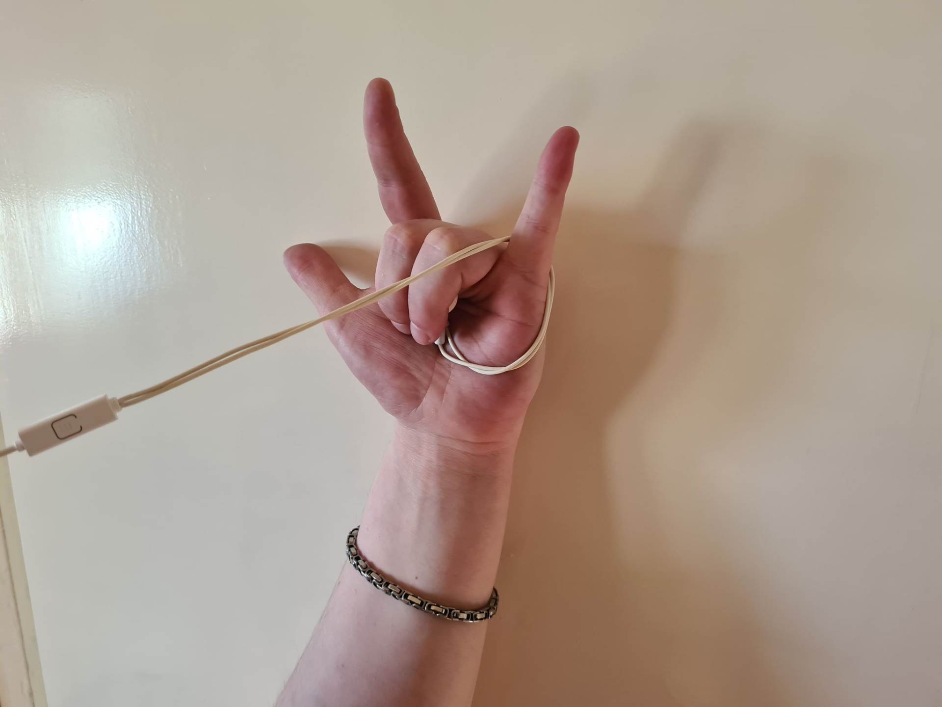 zapetljane slušalice zamršene mobilni telefoni kako spakovati slušalice da se ne zamrse kablovi