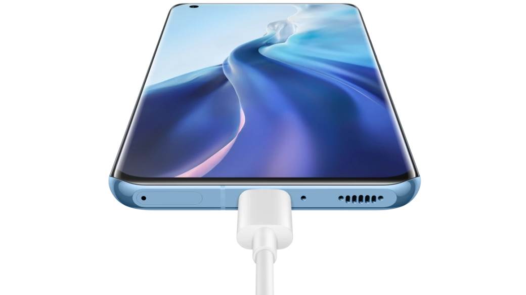 Novi punjač od 240 W USB Type-C 2.1