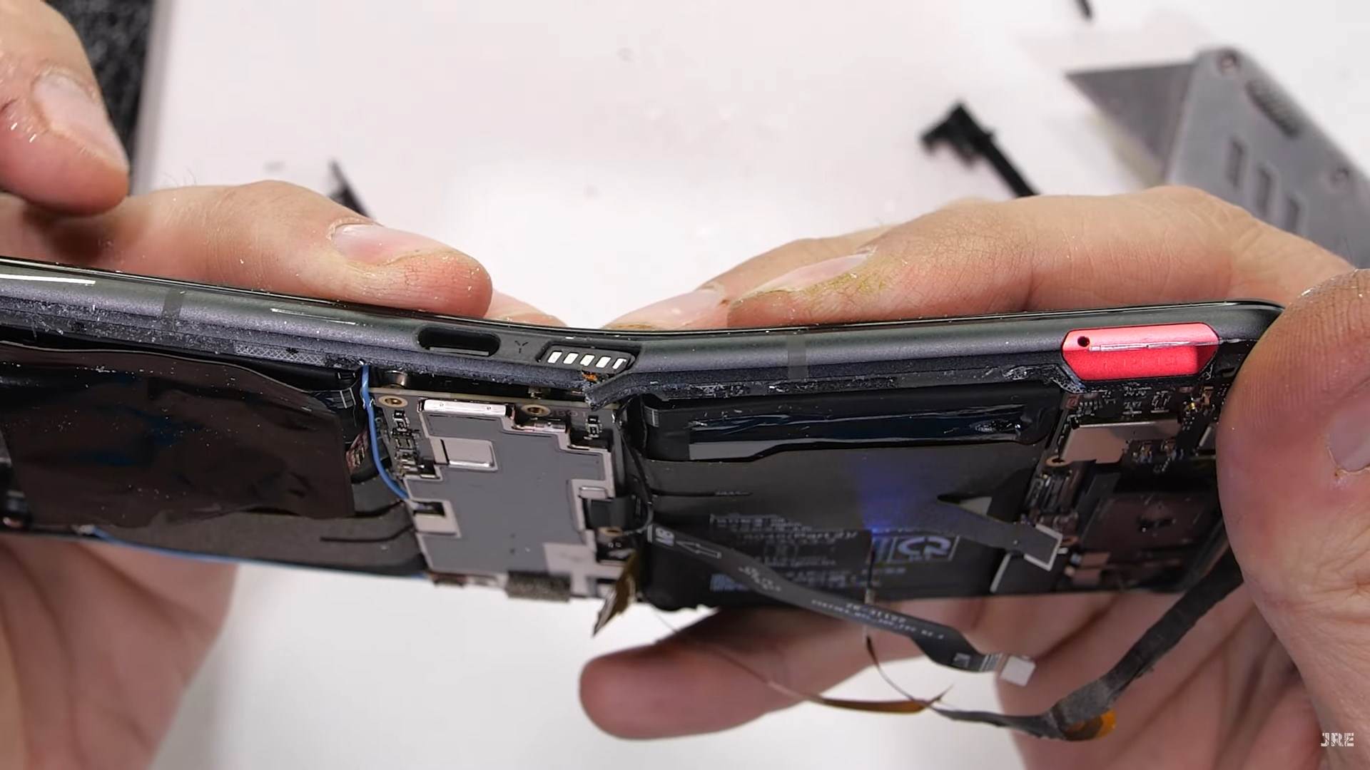 Promakla im katastrofalna greška okupirani performansama i hlađenjem propustili slabu tačku