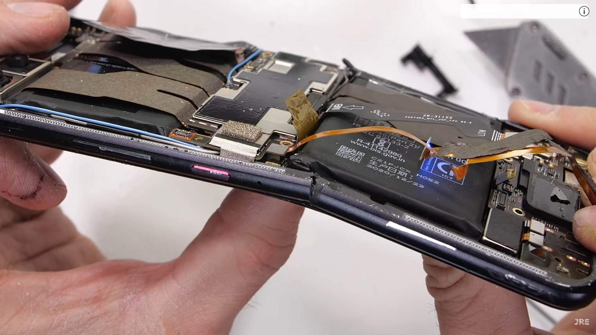 Promakla im katastrofalna greška okupirani performansama i hlađenjem propustili slabu tačku