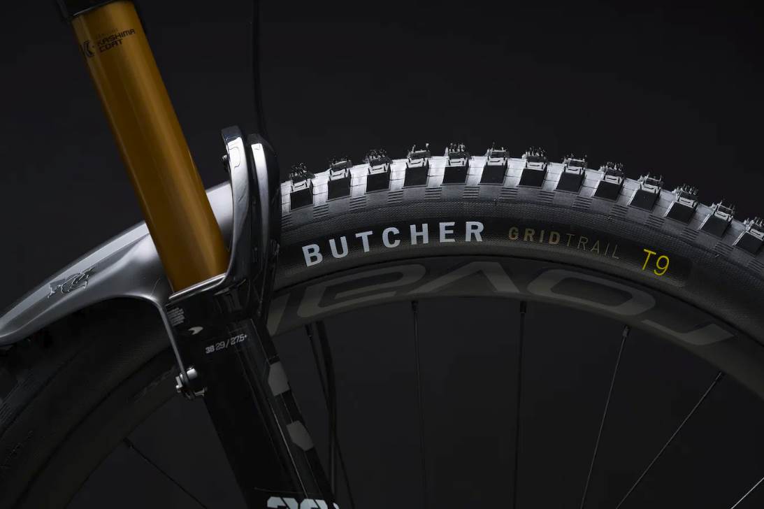 električni bicikli specialized levo bicikli za planinarenje