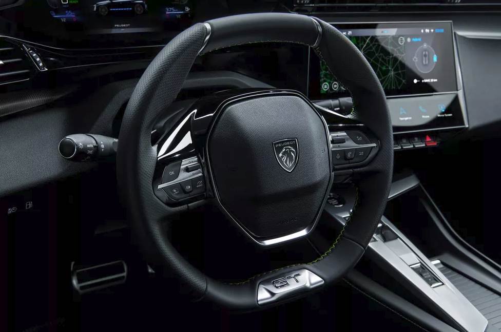 peugeot 308 hibridni motor  plug-in-hibrid električni automobil foto video