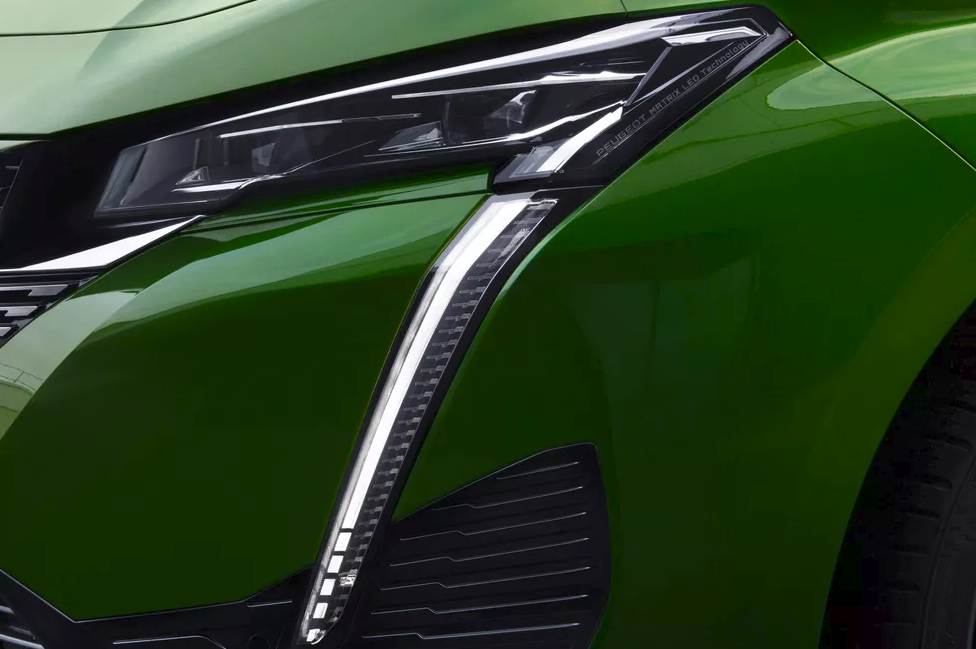 peugeot 308 hibridni motor  plug-in-hibrid električni automobil foto video