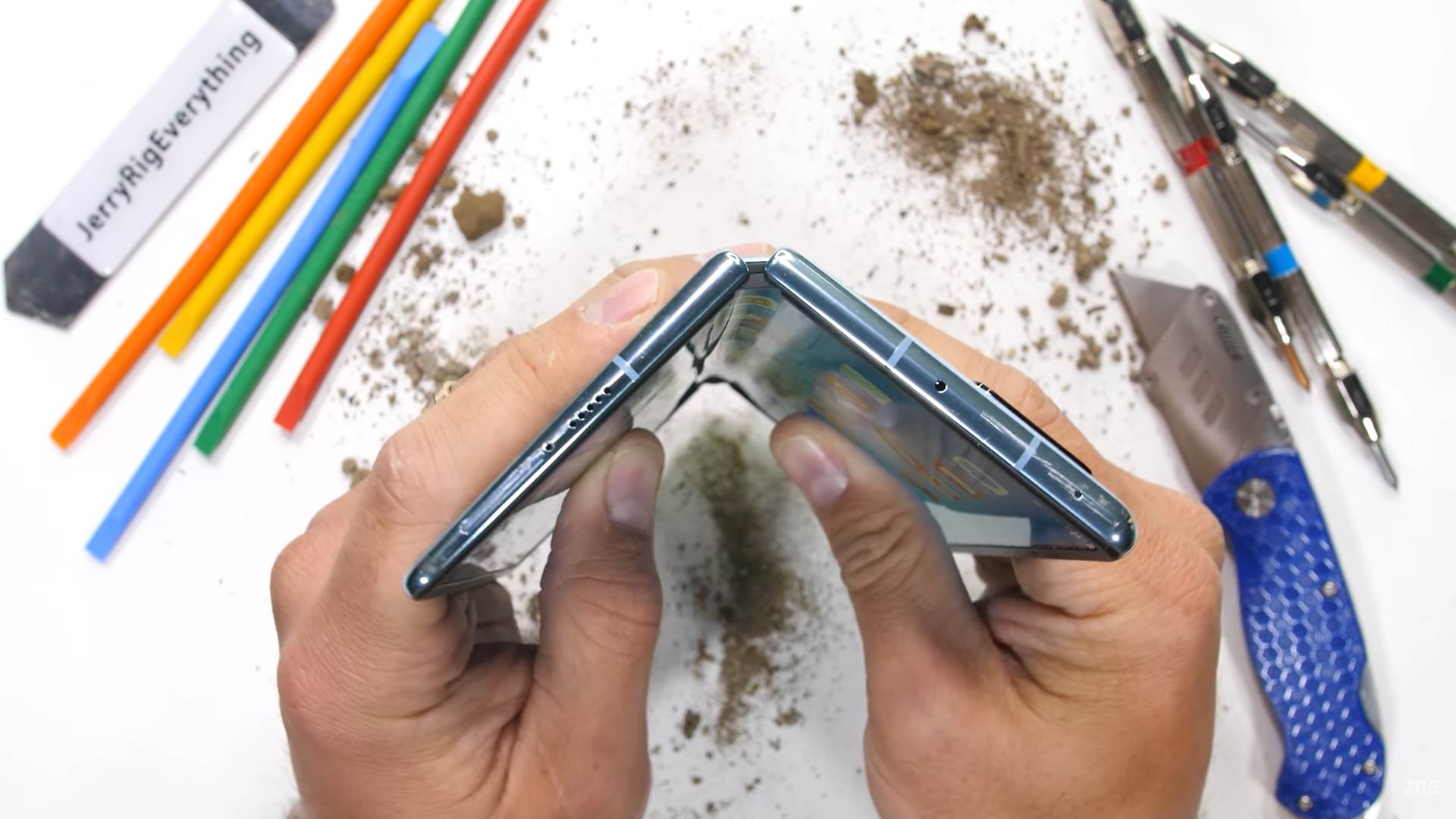 huawei mate x2 test savijanja savitljivi telefon izdrzljivost