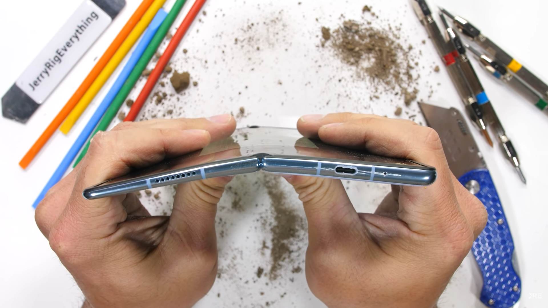 huawei mate x2 test savijanja savitljivi telefon izdrzljivost