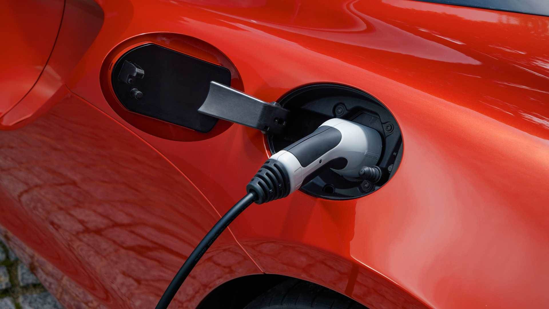 meklaren hibridni automobil električno vozilo artura