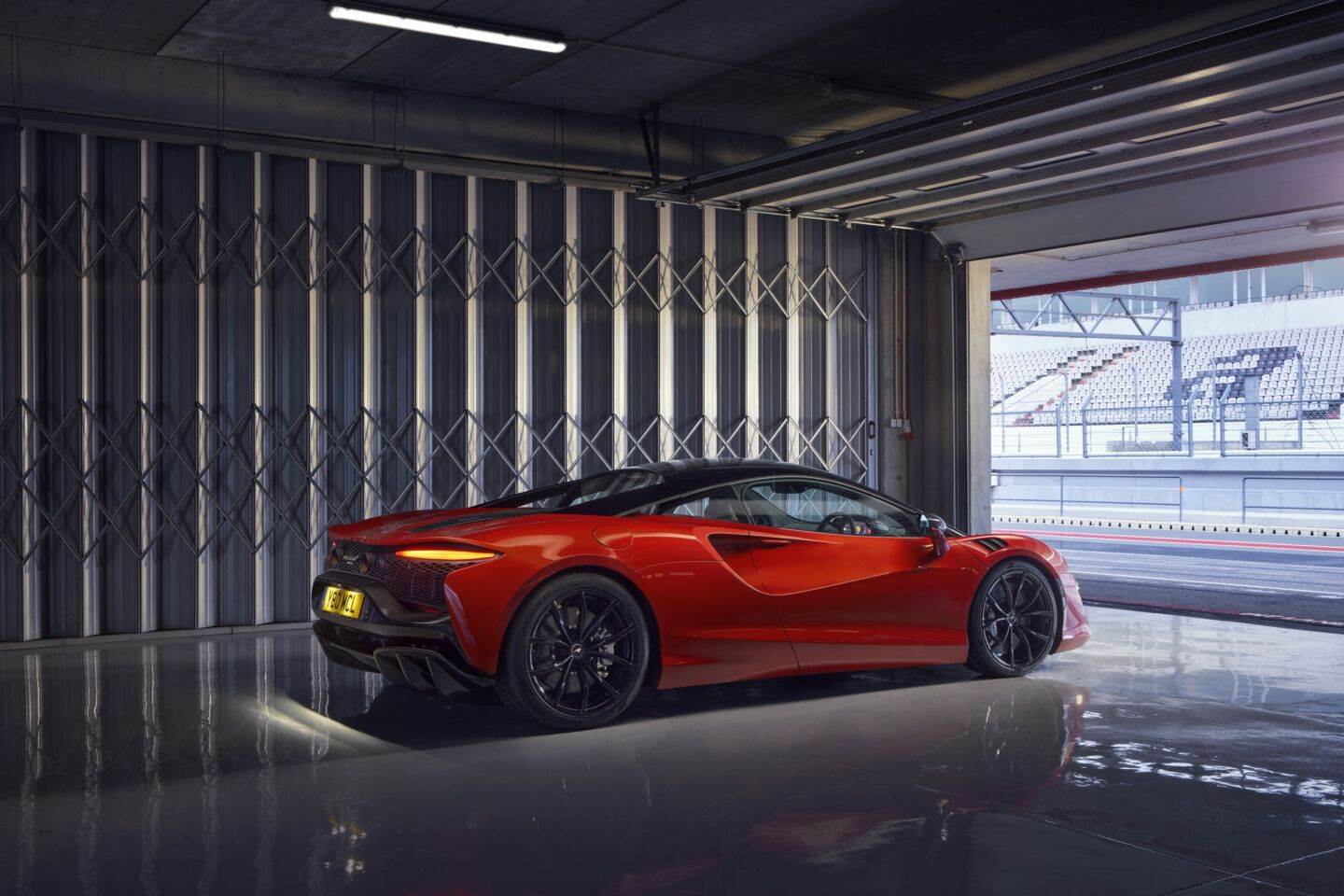 meklaren hibridni automobil električno vozilo artura