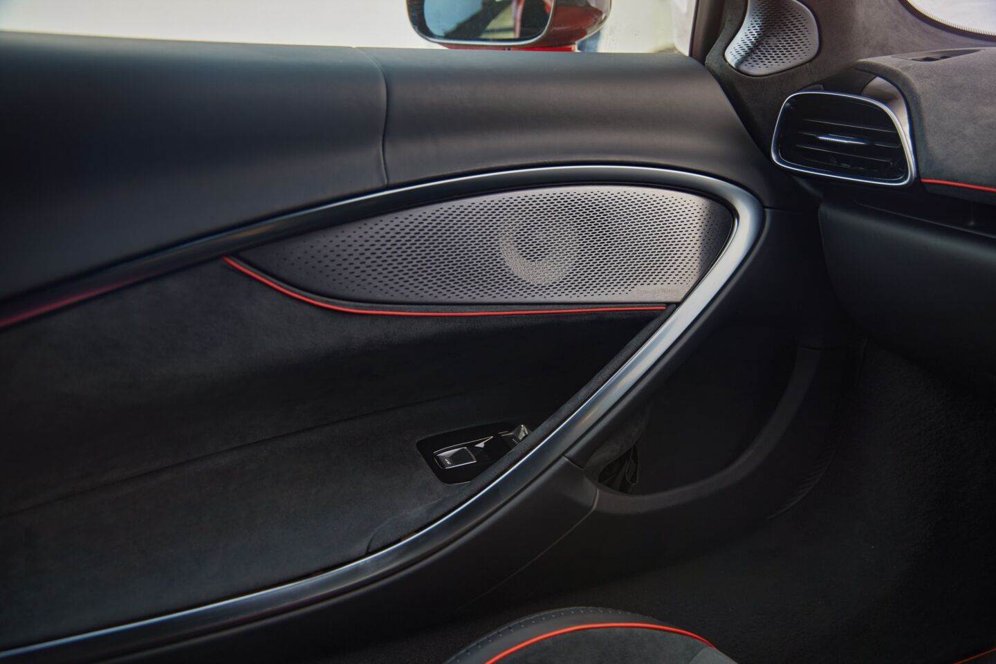 meklaren hibridni automobil električno vozilo artura